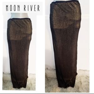 Moon River blk/gold maxi skirt. Sz Lrg